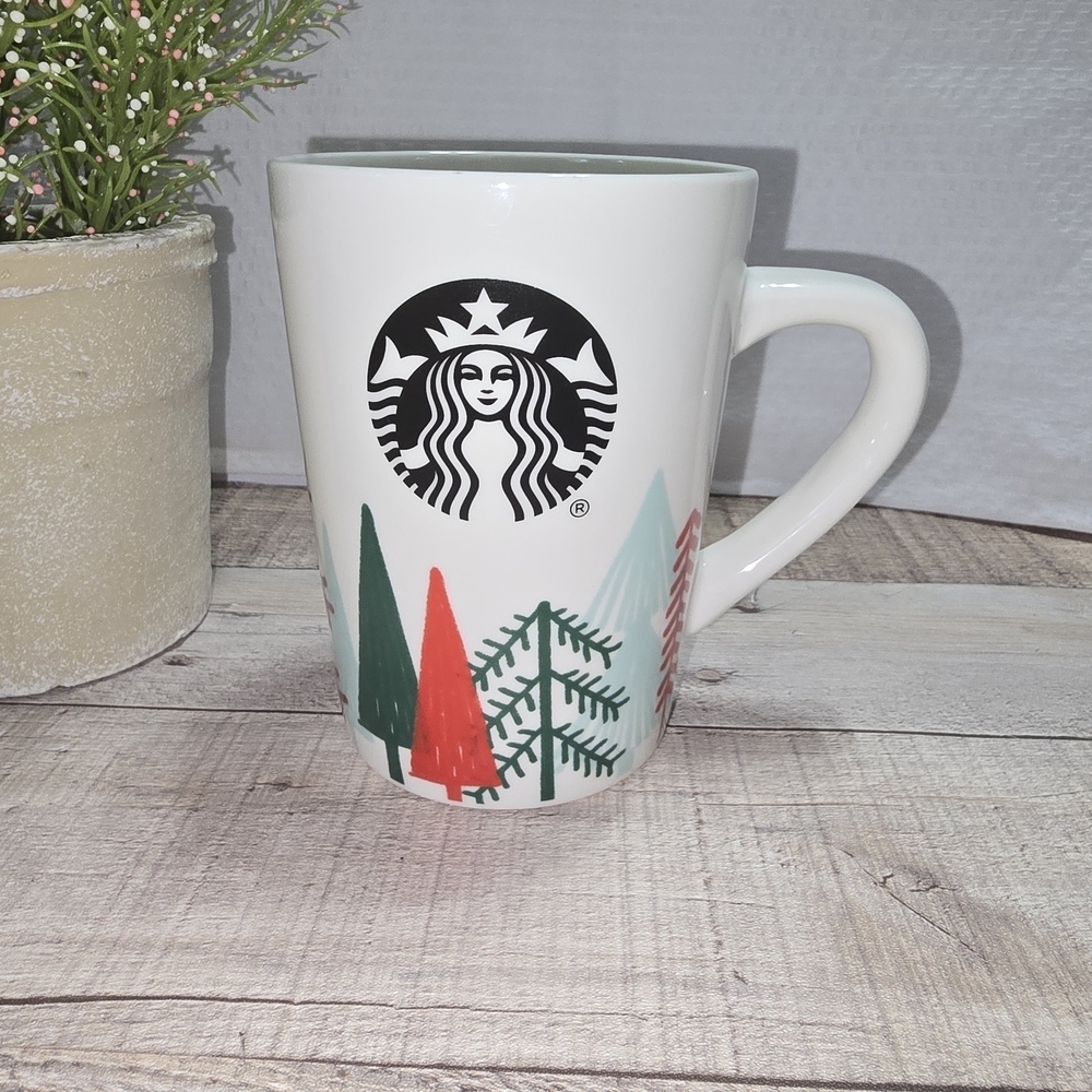 STARBUCKS CHRISTMAS MUG 2019 WHITE W/CHRISTMAS TREES 5INCH EUC